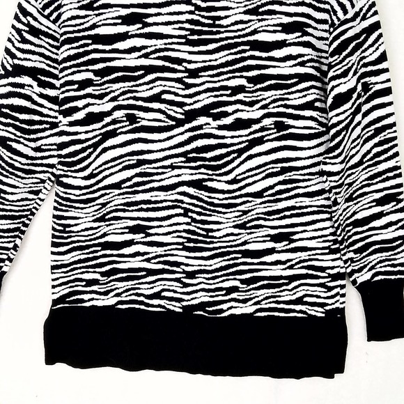Adrianna Papell Knit Sweater Size Medium‎ In Black White Zebra Print - Picture 7 of 10